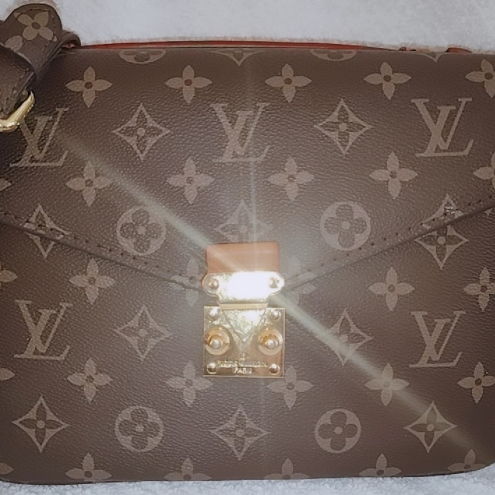 Louis Vuitton crossbody bag
